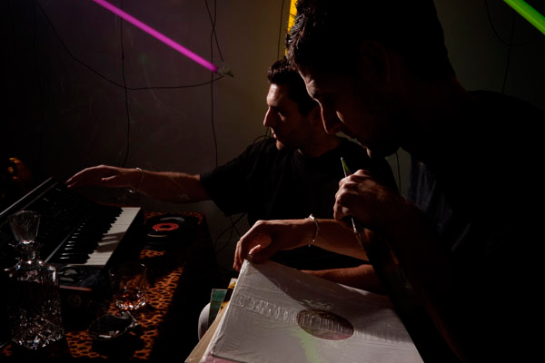 Lijero & Toroweins: Chic (Foto promocional)